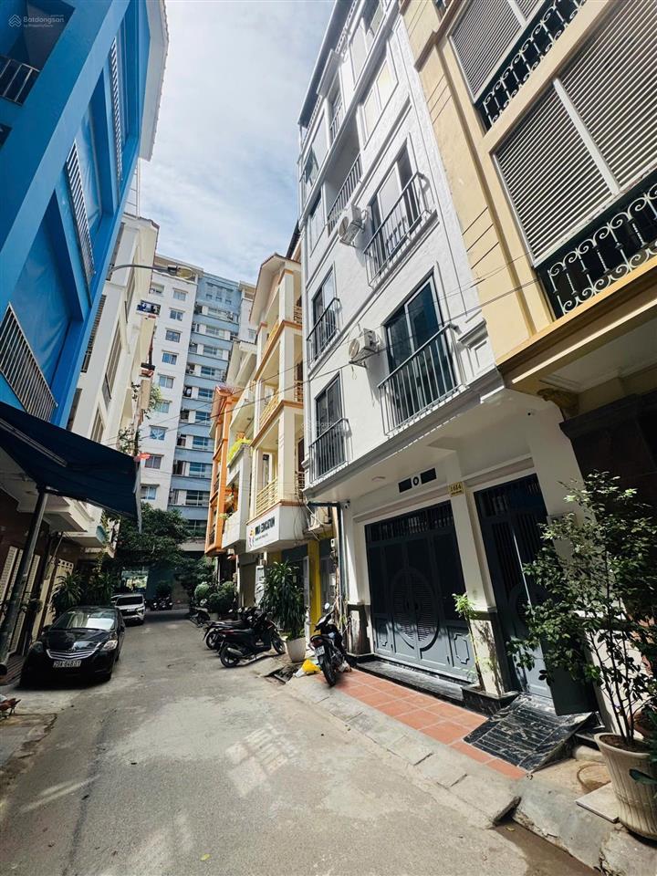 Cho thuê nhà 3 tầng thang máy ngõ ô tô tại khu vực trung kính, trần kim xuyến