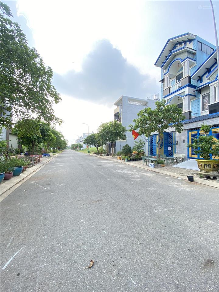 Bán nền đất thổ cư 5m x 20m  kdc phạm văn hai, sổ hồng riêng sang tên công chứng ngay