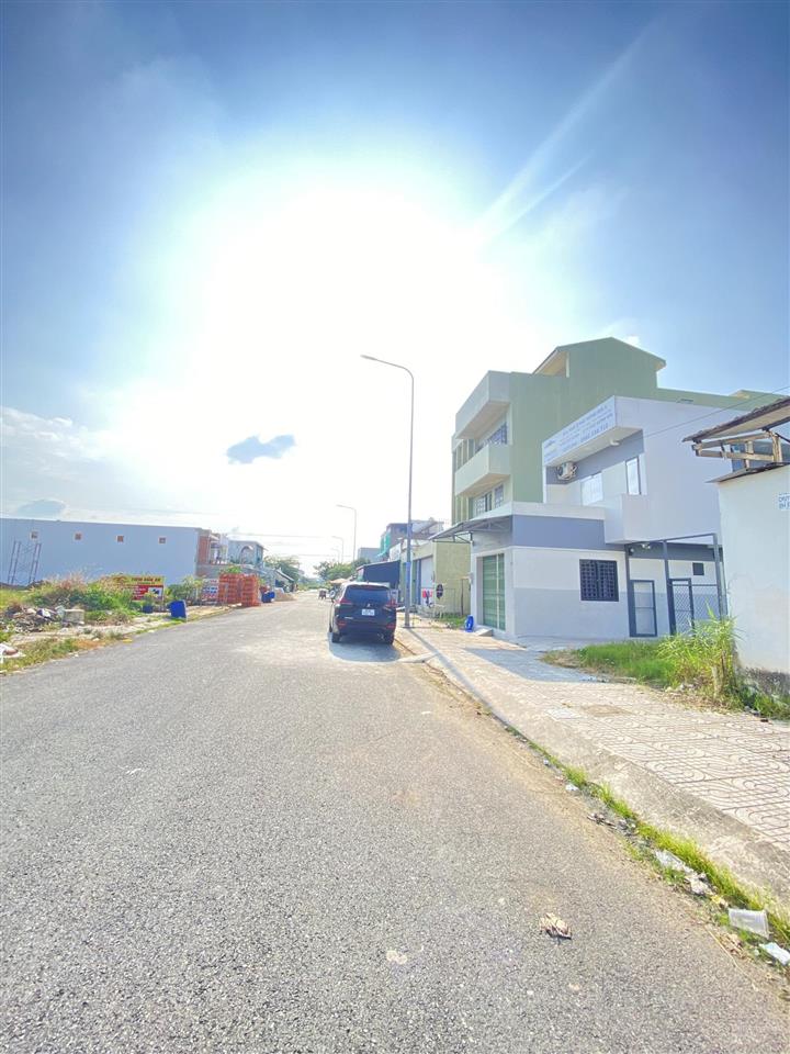 Bán gấp đất 5m x 26m (130m2) kdc tân đô, sổ hồng riêng, vị trí đẹp, gần trục đường lớn.