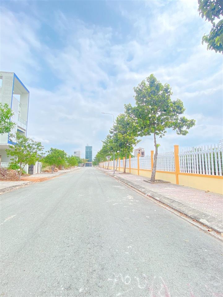 Bán đất 6m x 27m (162m2) kdc tân đô, view hồ sinh thái 15ha, hướng đông, sổ hồng riêng.