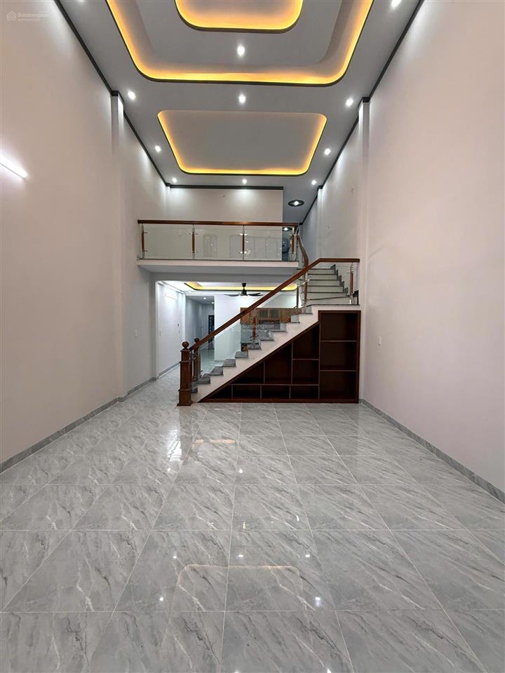 Bán nhà mới hoàn thiện thiết kế hiện đại vị trí đẹp