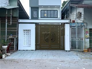 Bán nhà mới hoàn thiện thiết kế hiện đại vị trí đẹp