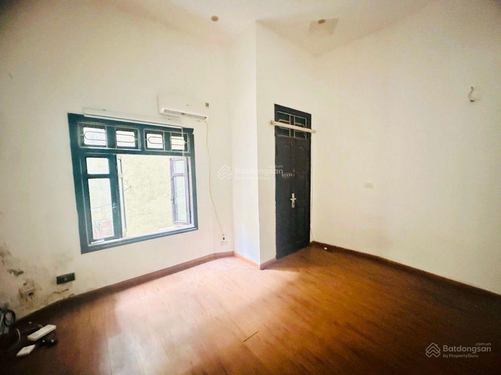 Bán nhà trường chinh 5 tầng dân xây  diện tích rộng  ngõ nông 20m ra mặt phố  vị trí thuận tiện