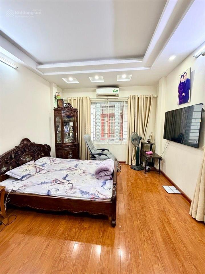 Bán nhà phân lô lạc trung  5 tầng dân xây  lô góc  5m ra ô tô tránh  ngõ rộng thông  dt rộng