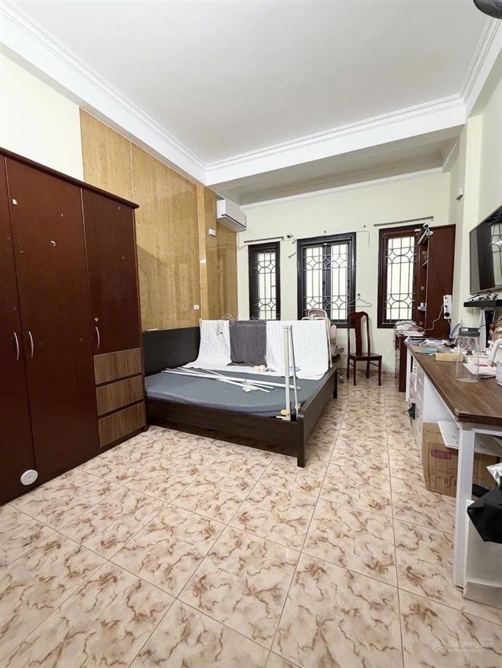 Lê thanh nghị  khu vực bách khoa  5 tầng dân xây  lô góc 3 thoáng  vị trí đẹp vài bước ra ô tô