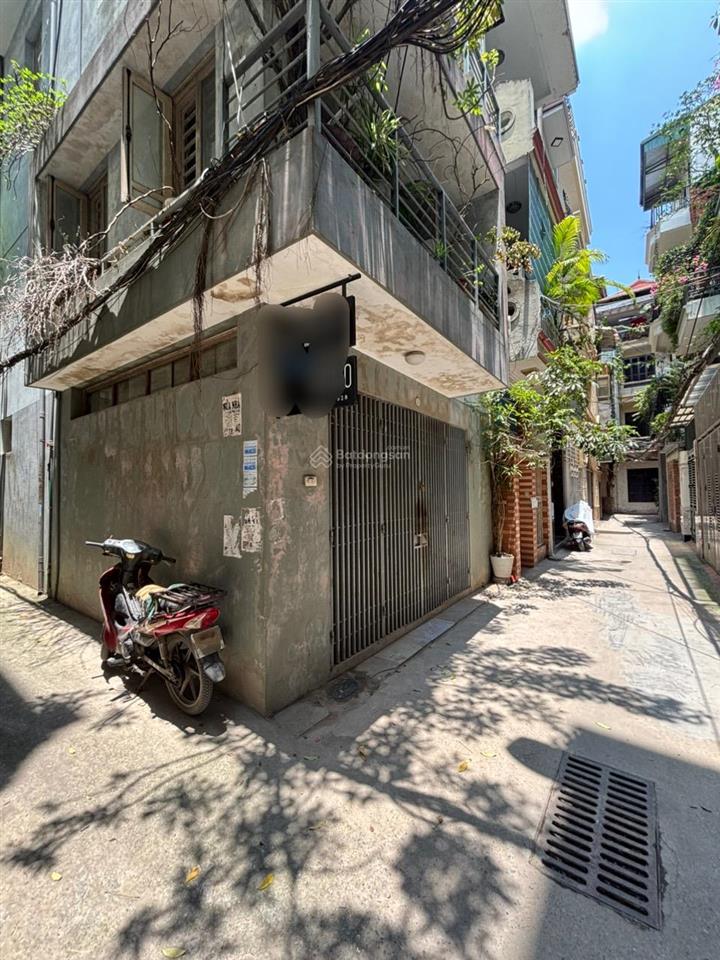 Bán nhà phân lô lò đúc 5 tầng lô góc dân xây mặt tiền hơn 5m vị trí đẹp trước nhà thoáng sáng