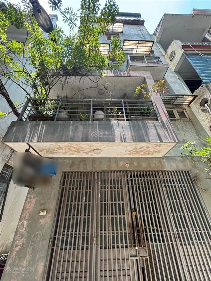 Bán nhà phân lô lò đúc 5 tầng lô góc dân xây mặt tiền hơn 5m vị trí đẹp trước nhà thoáng sáng