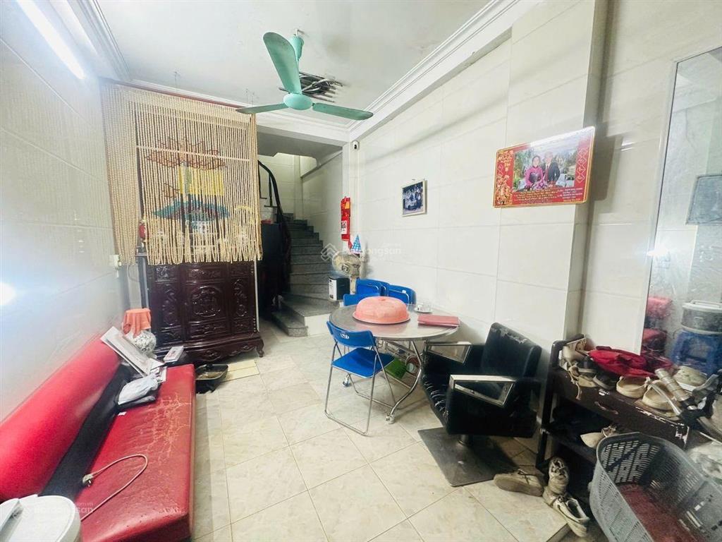 Bán nhà phân lô khuất duy tiền 26mx6tngõ đẹp  dân trí cao  giá 7,95 tỷ