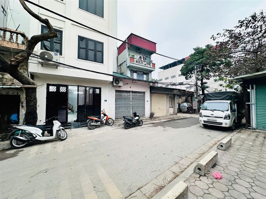 Bán đất viu hồ thuỵ phương 50m, 8.8 tỷ. ô tô, ngõ nông, bãi ô tô gần nhà. sổ vuông đẹp.