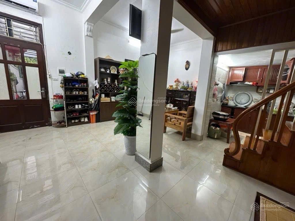 Bán nhà đông ngạc 49m2, 2 tầng, ngõ nông, gần chợ.
giá 5 tỷ hơn. sổ đỏ chính chủ. hl 0369 316 ***
