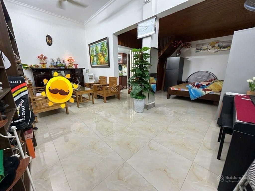 Bán nhà đông ngạc 49m2, 2 tầng, ngõ nông, gần chợ.
giá 5 tỷ hơn. sổ đỏ chính chủ. hl 0369 316 ***