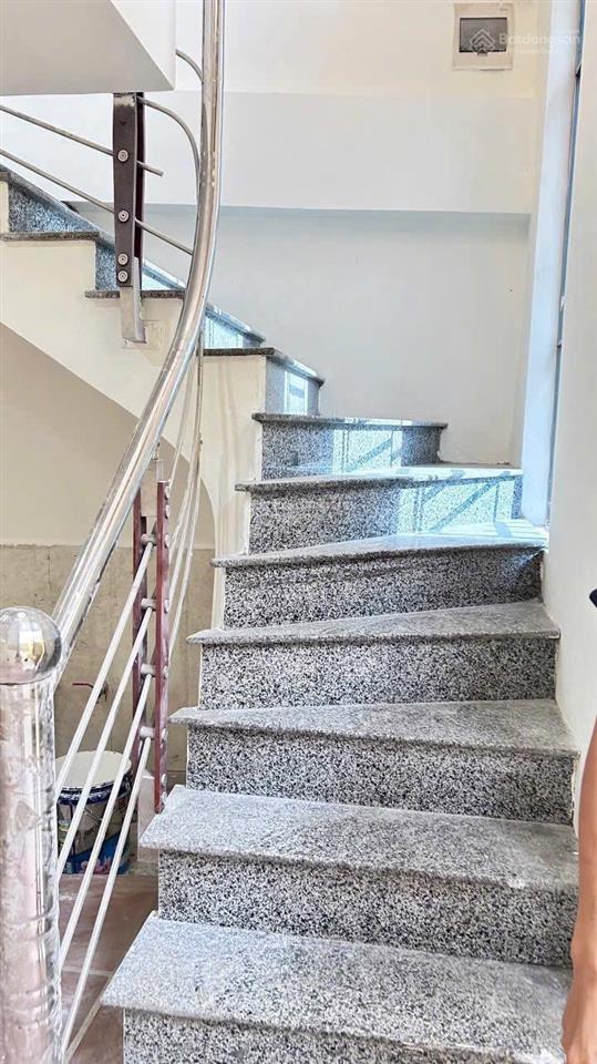 Bán nhà cổ nhuế 7.2 tỷ. 41m, 4 tầng, 4 ngủ, ngõ nông gần phố.  0369 316 ***