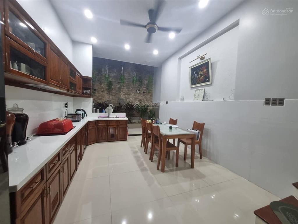 Trung tâm gò vấp, phân lô  hẻm 8m quang trung  3 tầng st  65m2 (4x17)  giá 8 tỷ 5 tl