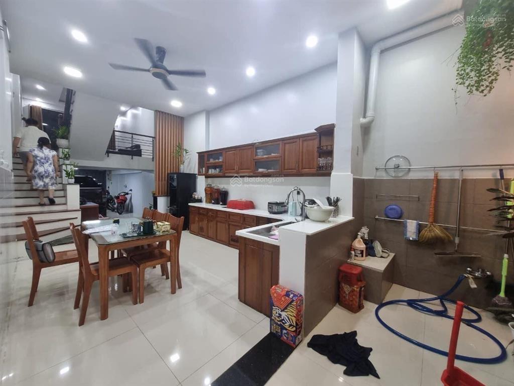Trung tâm gò vấp, phân lô  hẻm 8m quang trung  3 tầng st  65m2 (4x17)  giá 8 tỷ 5 tl
