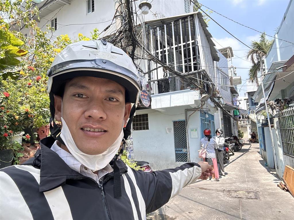 80 mét vuông đất đô thị xây dựng được 5 tầng cách 3 căn ra hẻm ô tô gần đầm sen