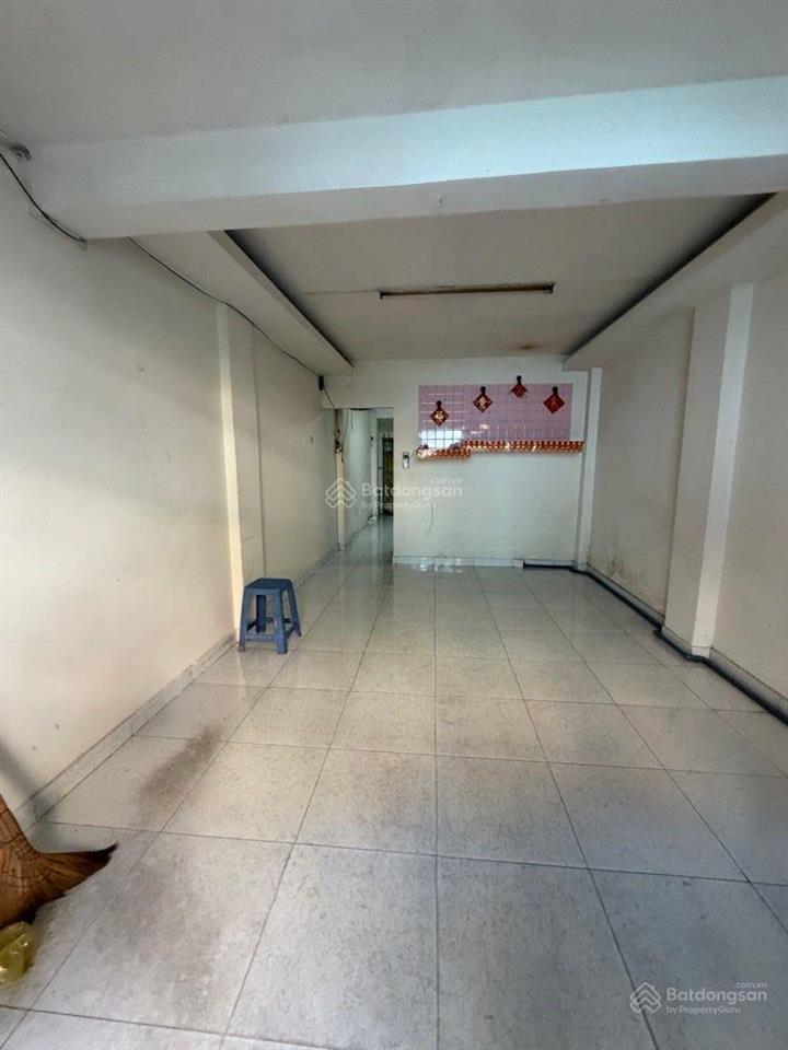 Mặt tiền ngay 3 tháng 2 quận 11. nhà cấp 4 xây mới như biệt thự. ngang 7 siêu hiếm do ghép 2 căn