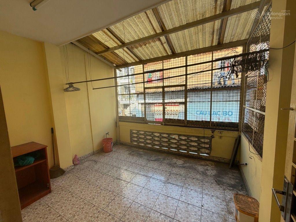 Mặt tiền ngay 3 tháng 2 quận 11. nhà cấp 4 xây mới như biệt thự. ngang 7 siêu hiếm do ghép 2 căn