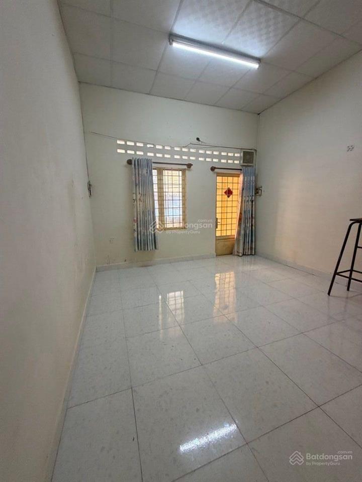 Mặt tiền ngay 3 tháng 2 quận 11. nhà cấp 4 xây mới như biệt thự. ngang 7 siêu hiếm do ghép 2 căn