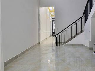 Mặt tiền chu văn an kề bênh cv đường 2 chiều kinh doanh thuận tiện ngay chợ bình tây hiếm bán