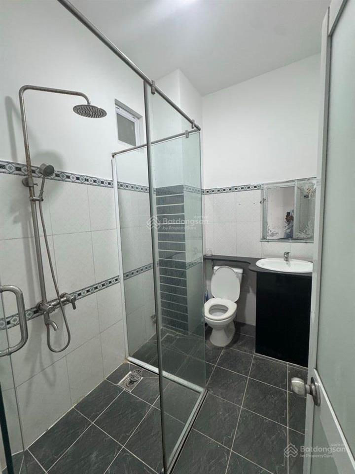 Nhà mặt tiền khu phân phô vip giáp quận 6 ngang 4x18 xây 4 lầu mới cứng chỉ 9,5 tỷ