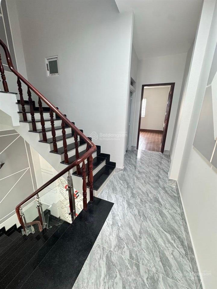 Nhà mặt tiền khu phân phô vip giáp quận 6 ngang 4x18 xây 4 lầu mới cứng chỉ 9,5 tỷ