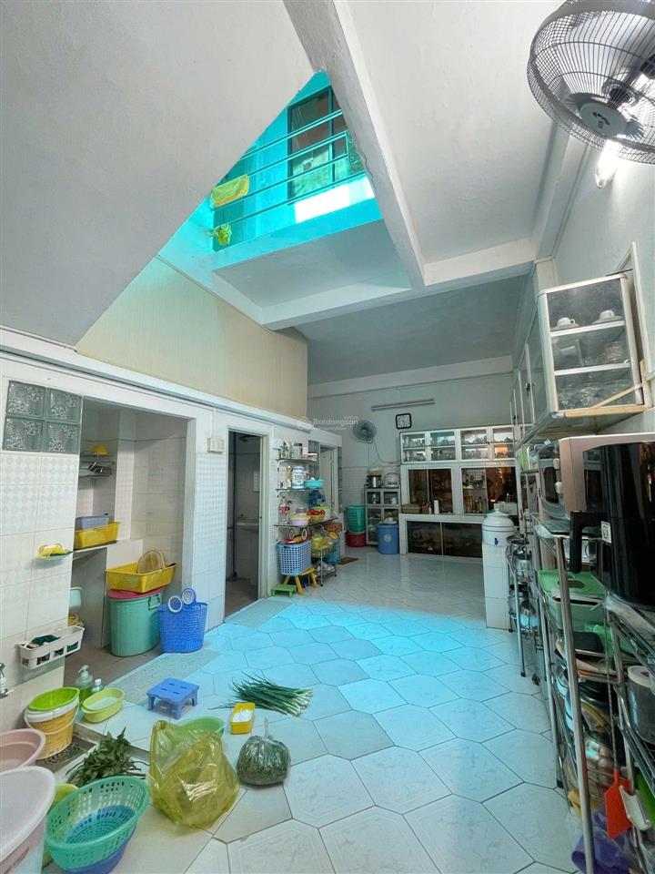 87 mét ngang 4x21 xây đúc cứng cáp 3 tầng phòng rất rộng lớn có chưa chổ làm thang máy lê đại hành