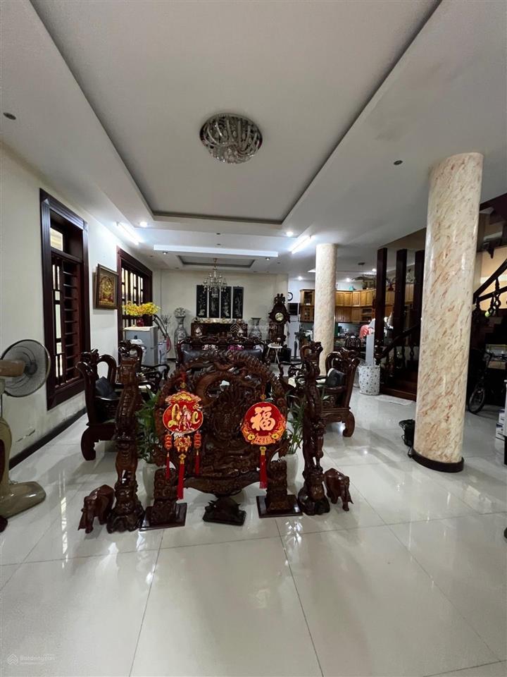 Biệt thự nội thất cao cấp cmt8 chỉ còn vài căn rao bán. chủ gấp bán tặng full nội thất chủ mới