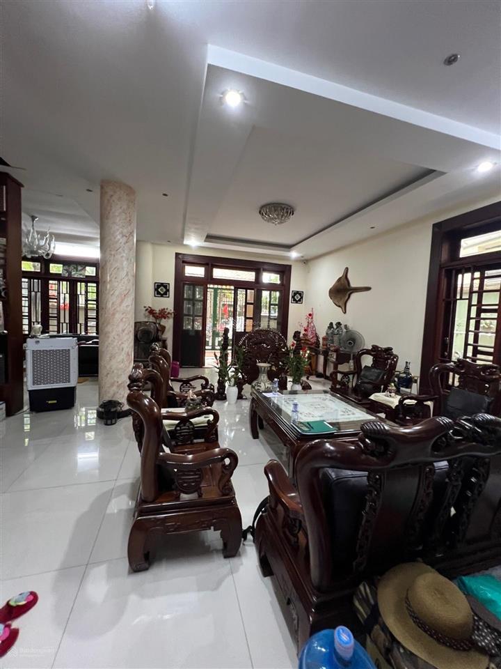Biệt thự nội thất cao cấp cmt8 chỉ còn vài căn rao bán. chủ gấp bán tặng full nội thất chủ mới