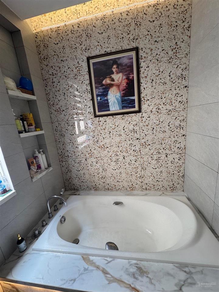 Giáp ngay quận 10 cũ gần đh bách khoa. tđ phú thọ 68 mét 5 tầng chỉ 12 tỷ năm
