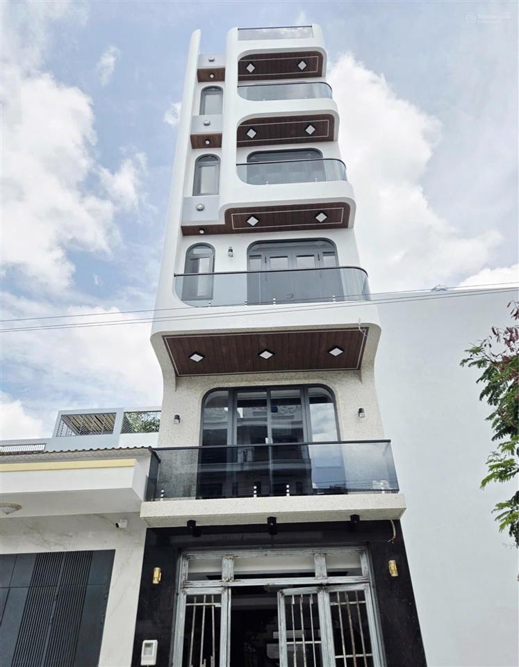 Giáp ngay quận 10 cũ gần đh bách khoa. tđ phú thọ 68 mét 5 tầng chỉ 12 tỷ năm