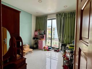 Nhà đối diện lotte lê đại hành mặt tiền phí sau lưng xe hơi thông. giá chỉ 6 tỷ xíu