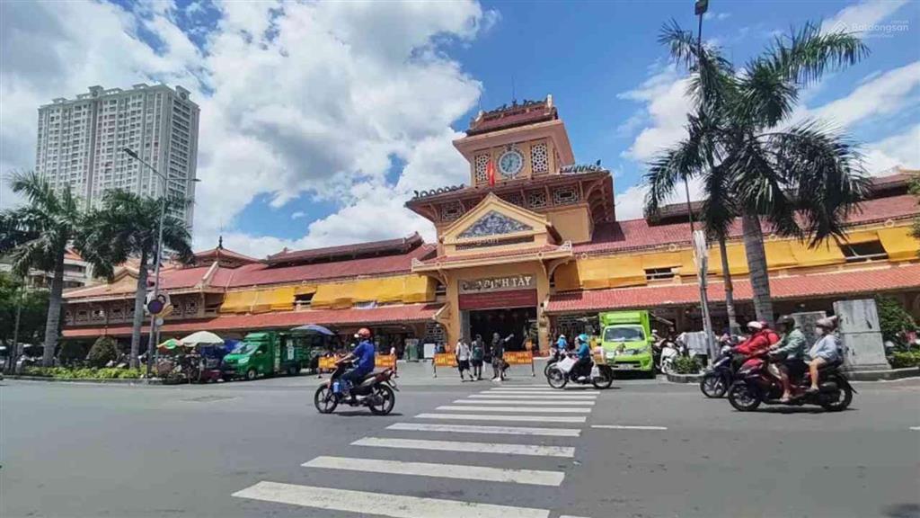 Nhà mặt tiền hồng bàng diện tích khủng xây tòa nhà thương mại khai thác cực tốt. chính chủ gấp bán