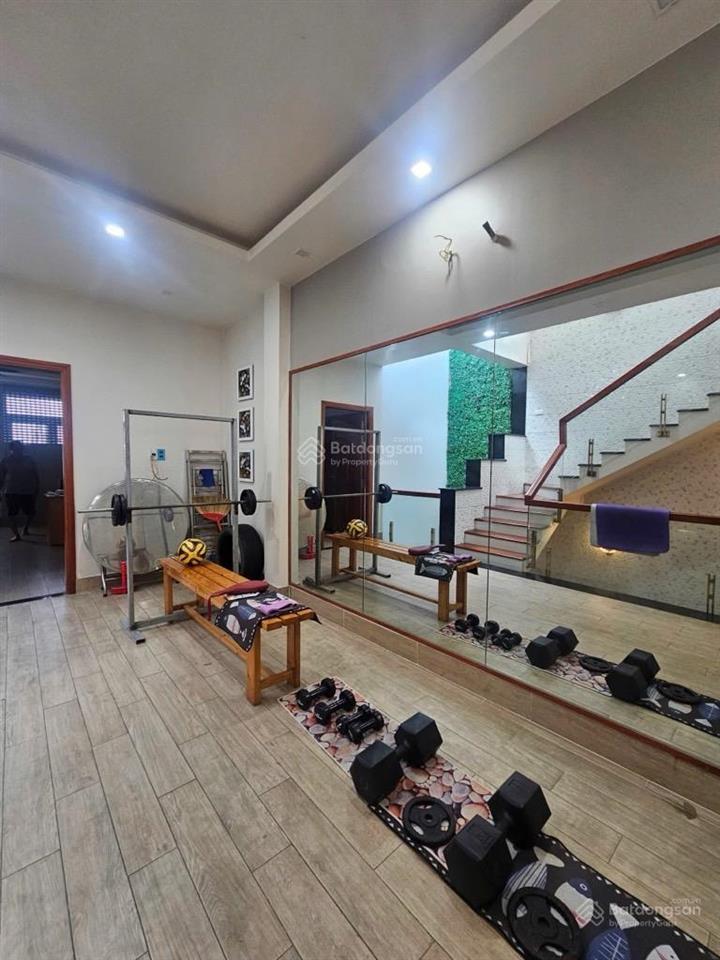 Mặt tiền đường 8b ngay công viên giá tốt khu tên lửa