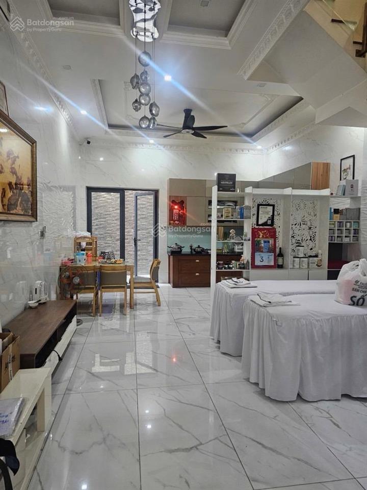 Mặt tiền đường 8b ngay công viên giá tốt khu tên lửa