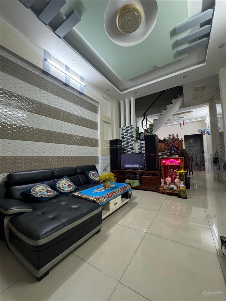 Bán nhà mặt tiền bà hom  tỉnh lộ 10. ngang 7 mét dài 25m xây 5 lầu giá nhỉnh 17 tỷ