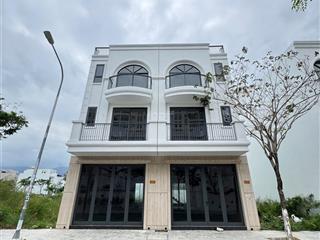 Nhà phố hoàn thiện vcn phước long ii  kiến trúc cổ điển, sổ đỏ sẵn, giao nhà ngay