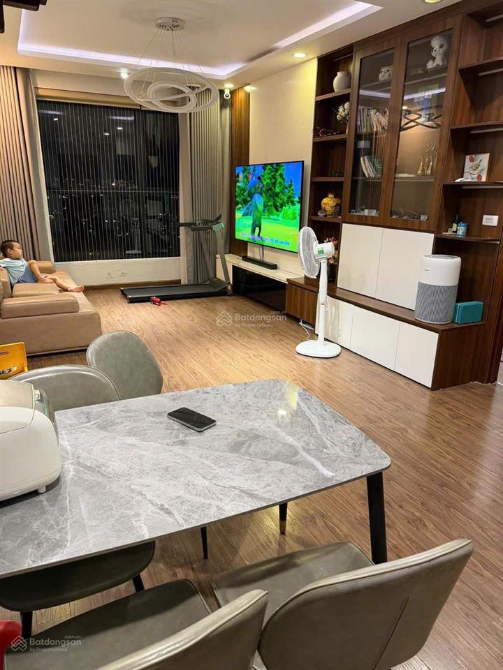 Bán chung cư 96m2 3 ngủ full nội thất đẹp tại eco lake view 32 đại từ