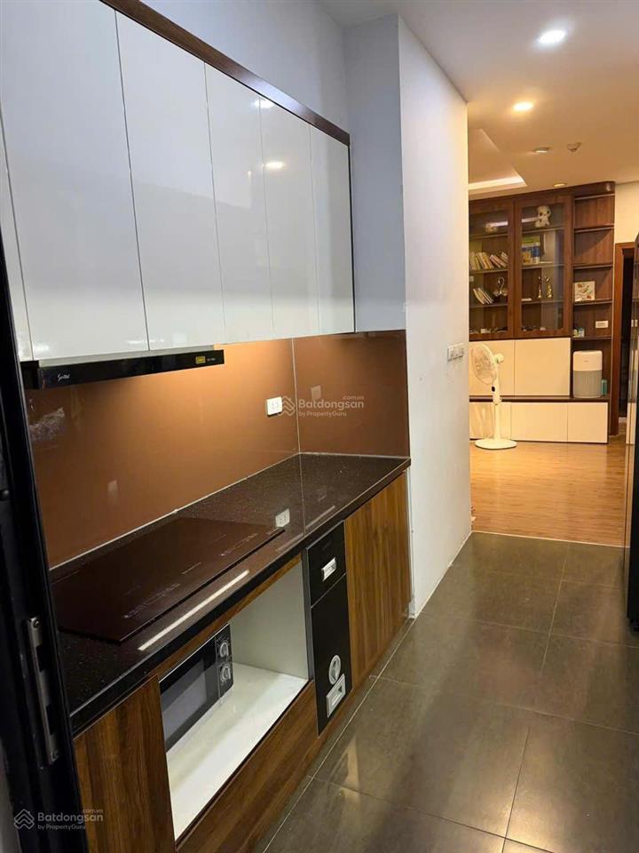 Bán chung cư 96m2 3 ngủ full nội thất đẹp tại eco lake view 32 đại từ