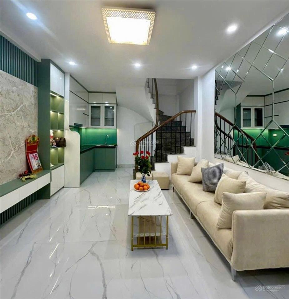 Bán gấp nhà 6 tầng 4 ngủ nội thất đẹp ở ngay tại phố vĩnh hưng  hoàng mai chỉ 5,98 tỷ