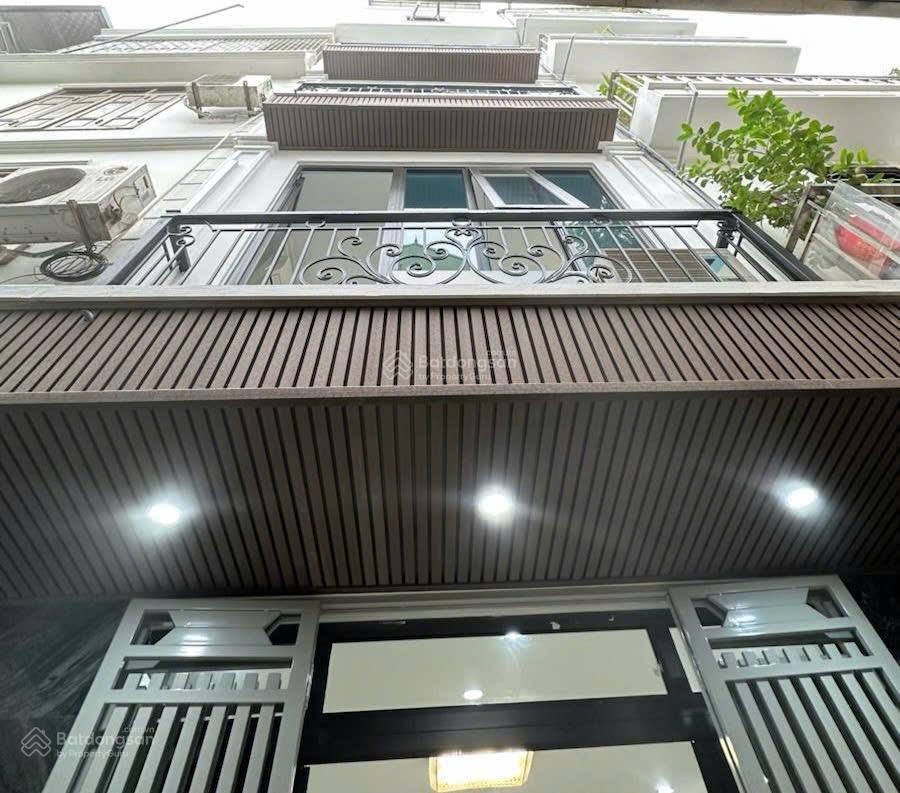 Bán gấp nhà 6 tầng 4 ngủ nội thất đẹp ở ngay tại phố vĩnh hưng  hoàng mai chỉ 5,98 tỷ