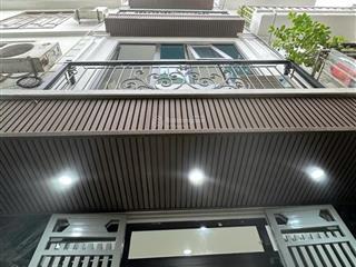 Bán gấp nhà 6 tầng 4 ngủ nội thất đẹp ở ngay tại phố vĩnh hưng  hoàng mai chỉ 5,98 tỷ
