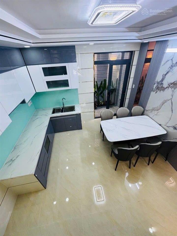 Cạnh hương lộ 2 bình tân( dt 4x13m) 5tầng ,đường 8m,ko lộ giới, 5pn,5vs,tặng nội thất, sổ mới 2025