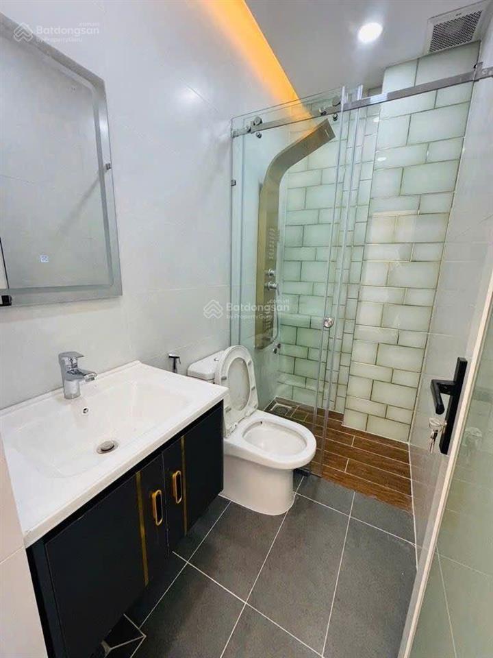 Cạnh hương lộ 2 bình tân( dt 4x13m) 5tầng ,đường 8m,ko lộ giới, 5pn,5vs,tặng nội thất, sổ mới 2025