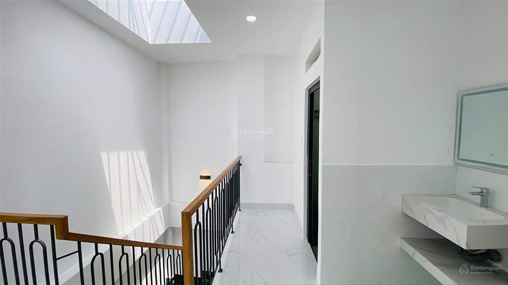 Chỉ 5 tỷ nhỉnh ,52m2 ,5 tầng, đường phan anh,vừa mới hoàn thiện, sổ mới 2026,đẹp lung linh.