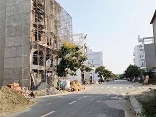 Bán đất tại đường hương lộ 2 nói dài , giá 4 tỷ nhỉnh , 72 m2, đường 8m có vỉa hè, điện nước âm ,