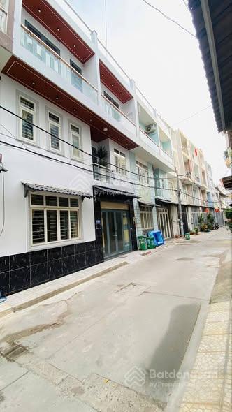 Nhỉnh 5 tỷ bình tân dt khủng 8 x 7 hẻm 8m  ko lộ giới  ko quy hoạch điện nước âm có vỉa hè