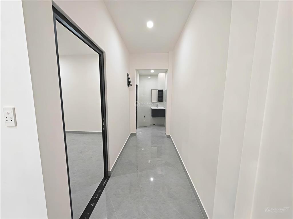 Dt 70m2, sát lê trọng tấn, giá 3,750 tỷ thương lượng, 2 tầng, hẻm xe hơi, 3pn, sổ hồng riêng