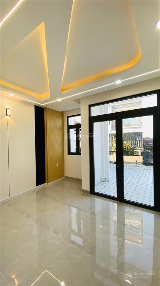 Chỉ 5,3 tỷ, nhà mặt tiền đường 10m vừa ở vừa kinh doanh 4 tầng đường mã lò bình tân dt 48m2, shr