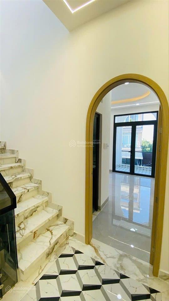Chỉ 5,3 tỷ, nhà mặt tiền đường 10m vừa ở vừa kinh doanh 4 tầng đường mã lò bình tân dt 48m2, shr