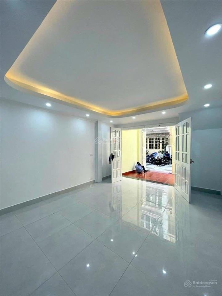 Nhà phân lô khâm thiên, ô tô tránh, vỉa hè, 54m2, 5 tầng, 21.5 tỷ